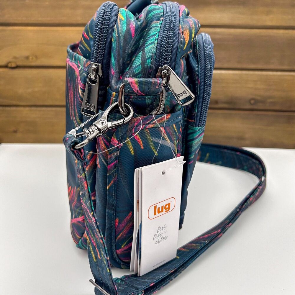 Lug Navigator Crossbody Bag NWT Tropical Leaf Blue Pink Quilted - Picture 6 of 9